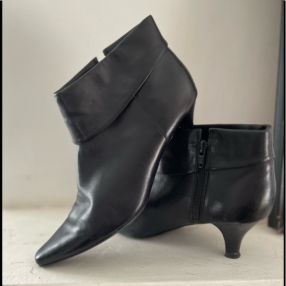 Black leather Markon ankle boots